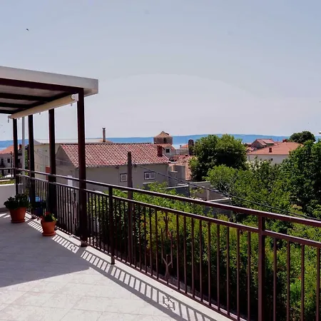 Roof Cambi Apartman *